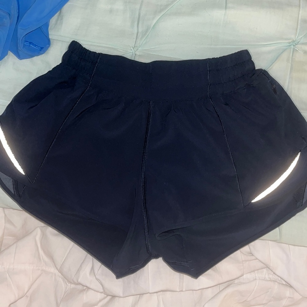 Navy Lululemon Hotty-hot shorts. length 2.5. Size 4